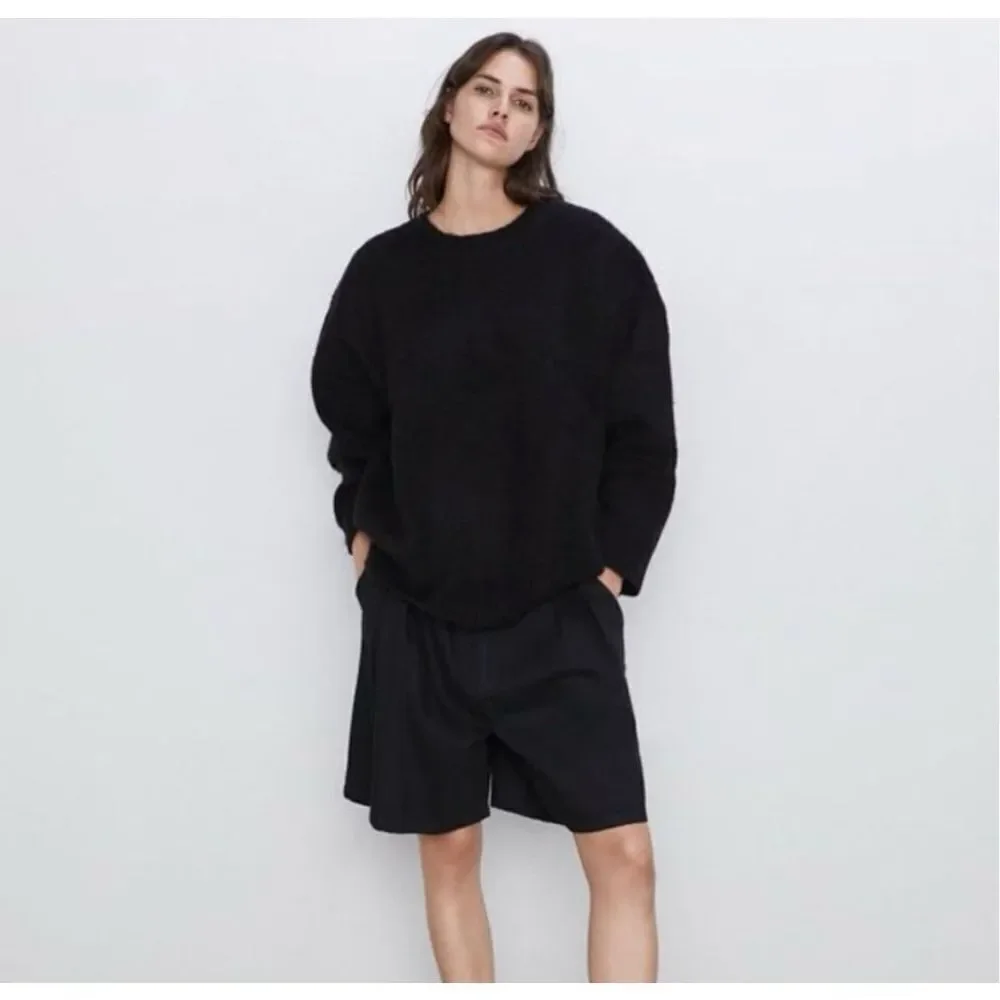 ✨Black Zara Oversized Chunky Knit Crew
Neck Long Sleeve Sweater✨ - Picture 2 of 9